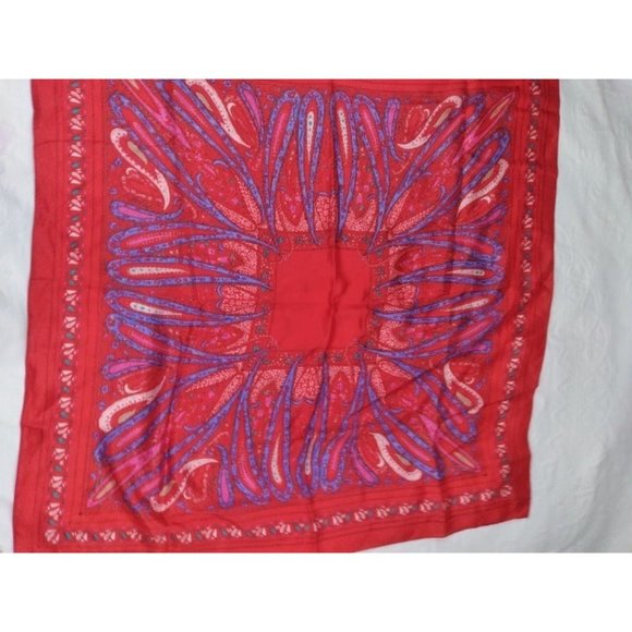 Red Print boho style print 30" square shape scarf - Picture 3 of 7
